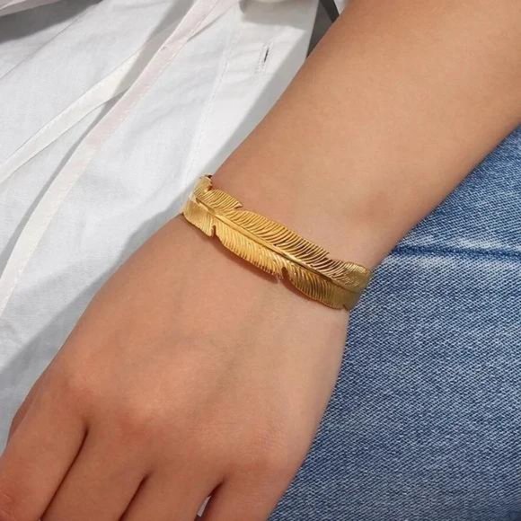NEW 18K GOLD LEAF BANGLE CUFF BRACELET, NICE BRACELET, CUTE BRACELET - Picture 6 of 8